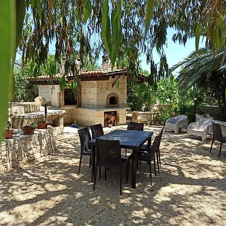 Beatrice Villa Serranova