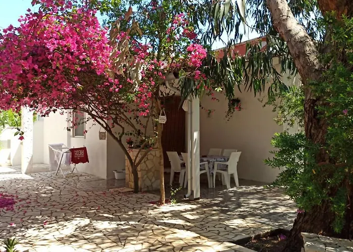 Beatrice Βίλα Serranova